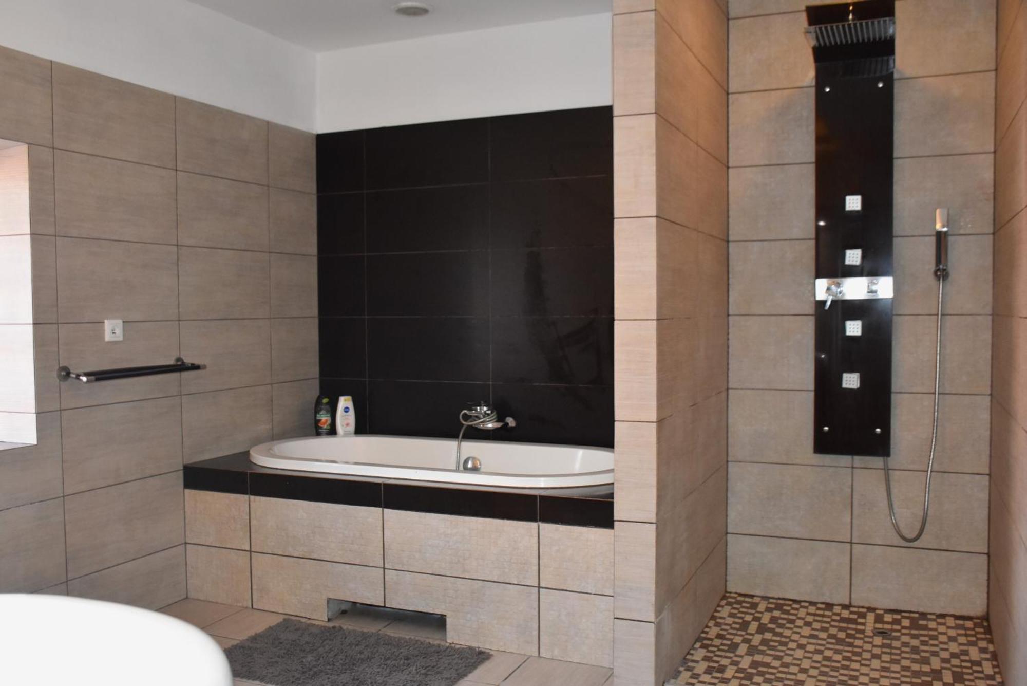 Manufaktura Bakery, Penthouse 200M, Prywatna Kamienica, Parking Strzezony Apartment Lodz  Ngoại thất bức ảnh